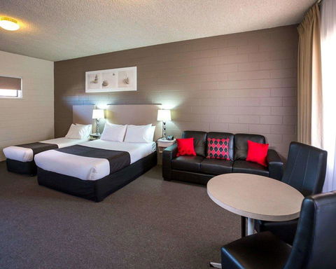 Comfort Inn & Suites King Avenue - Accommodation ACT 3