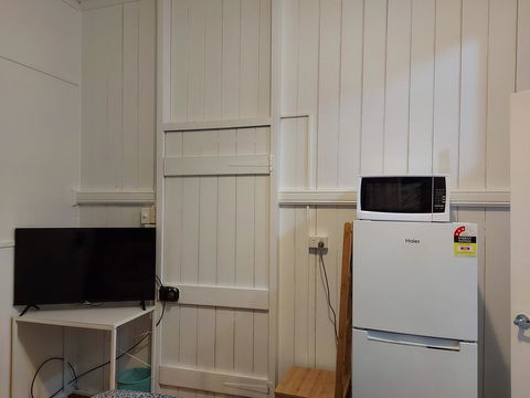 Comfortable Guest Room Closes To Emerald CBD - Accommodation ACT 3