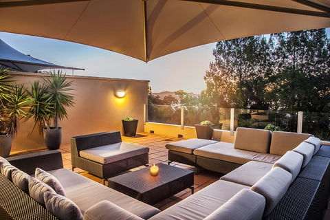 Contemporary & Luxurious, Little Cove - Accommodation ACT 0