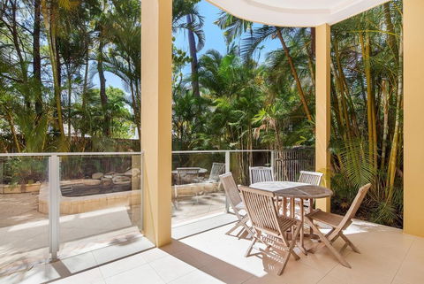 Contemporary & Luxurious, Little Cove - Accommodation ACT 2