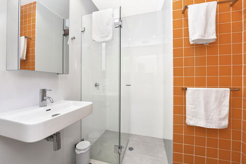 Contemporary Brand New Central Located Studio - Accommodation ACT 2