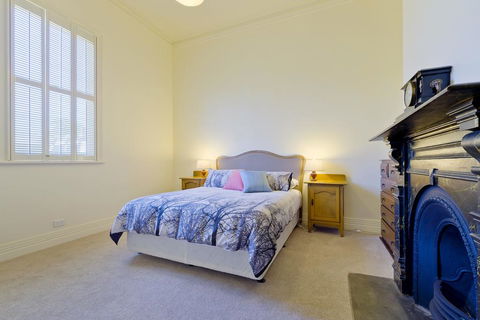 Corvah House - Accommodation ACT 2