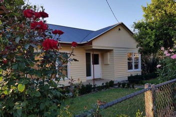 Cottage On Main with Accommodation ACT