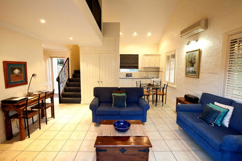 Country Apartments - Accommodation ACT 0