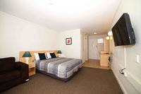 Country Gardens Motel