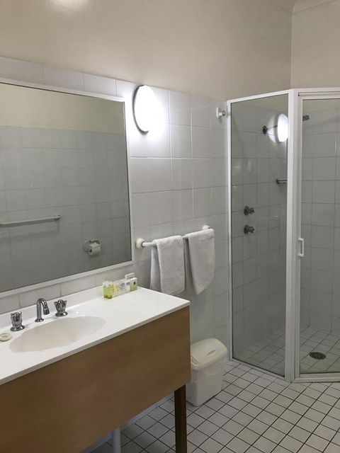 Country Gardens Motor Inn - Accommodation ACT 2