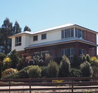 Country Meets Town - Accommodation ACT