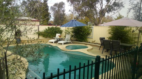 Courtsidecottage Bed And Breakfast - Accommodation ACT 1