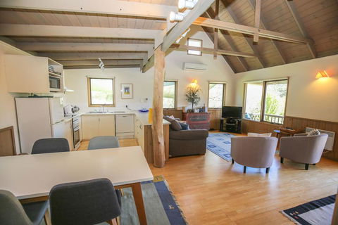 Crabapple Cottage - Accommodation ACT 3