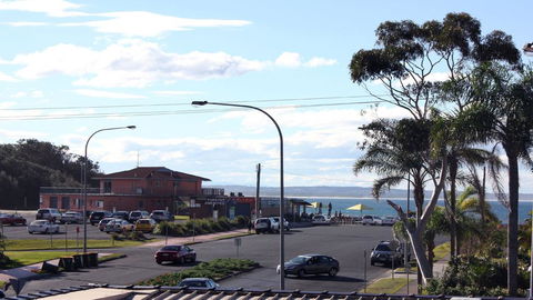 Crystal Waters 6 - CBD Location - Accommodation ACT 0