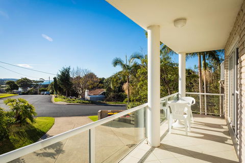 Crystal Waters Unit 2 - Accommodation ACT 0