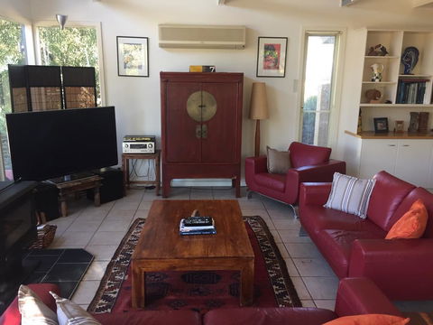 Cullen House - Accommodation ACT 3