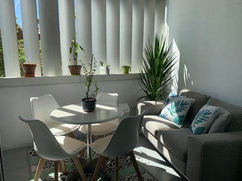 Darlinghurst Spacious Apartment With Balcony And Pool With Harbour Views - Accommodation ACT 2