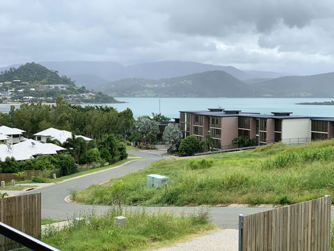 DAYDREAMING Airlie Beach, Water Views & Only 200m To Boardwalk. - Accommodation ACT 2