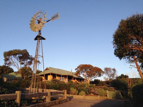 Daysy Hill Country Cottages - Accommodation ACT 0