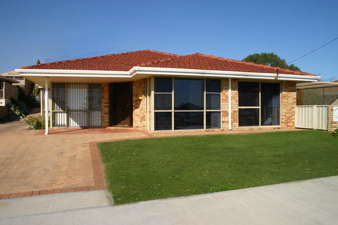 Denison Waterfront - Accommodation ACT 0
