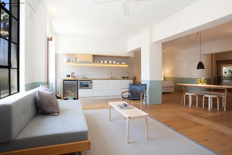 Designer Studio Apartment In Inner Darlinghurst - Accommodation ACT 2