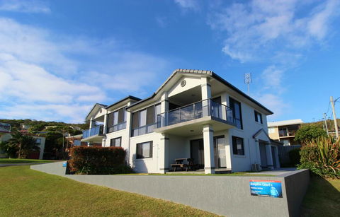 Dolphin Court 1, 1 Gowing Street - Accommodation ACT 2