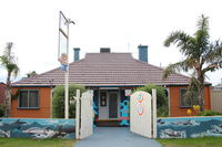 Dolphin Retreat Bunbury YHA