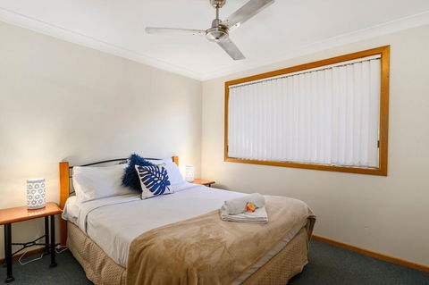 Dolphin Sands Holiday Cabins - Accommodation ACT 2