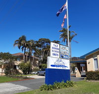 Dolphins of Mollymook Motel and Fifth Green Apartments - Accommodation ACT