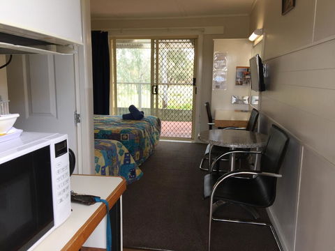 Donald Riverside Motel - Accommodation ACT 3