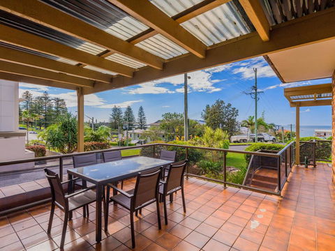 Doncaster - Yamba Main Beach And Sea Pool - Accommodation ACT 2
