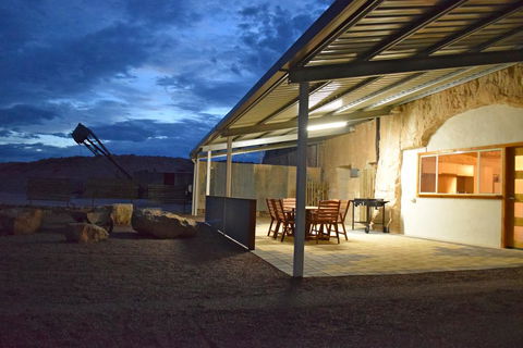 Dug Out B&B Apartments - Accommodation ACT 0
