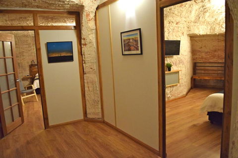 Dug Out B&B Apartments - Accommodation ACT 2
