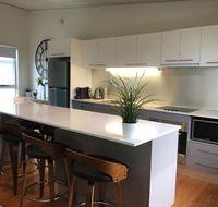 Easy Breezy Beach Shack - Accommodation ACT