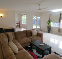 Edge Hill Clean  Green Cairns 7 Minutes from the Airport 7 Minutes to Cairns CBD  Reef Fleet Terminal - Accommodation ACT