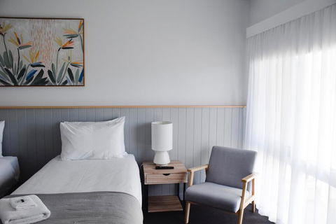 Eight Spence - Accommodation ACT 1
