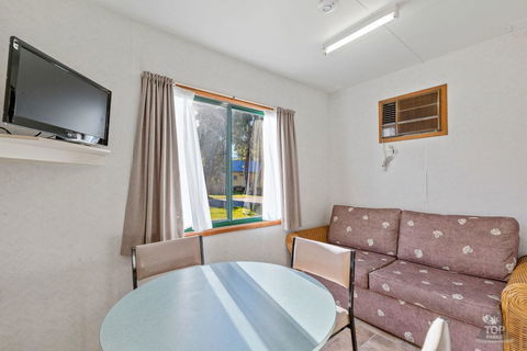 Elliston Waterloo Bay Tourist Park - Accommodation ACT 2