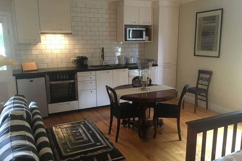 Elmswood BnB - Accommodation ACT 3