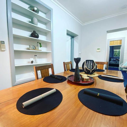 Entire Townhouse In Heart Of Echuca's Port CBD - 15 Guest Capacity - Accommodation ACT 3