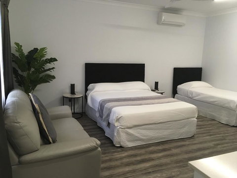 Escape On Lake - Accommodation ACT 3