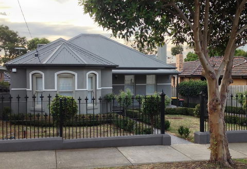 Essendon - Home Away From Home - Accommodation ACT 0