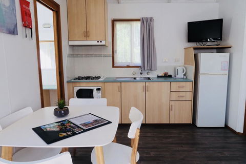 Euroa Caravan Park - Accommodation ACT 2