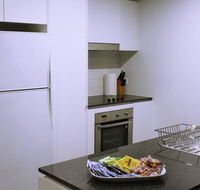 Executively Styled 2 Bed 2 Bath Perfect Location - Accommodation ACT