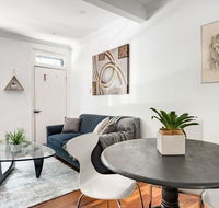 Expansive House Seconds from Oxford Street - Accommodation ACT