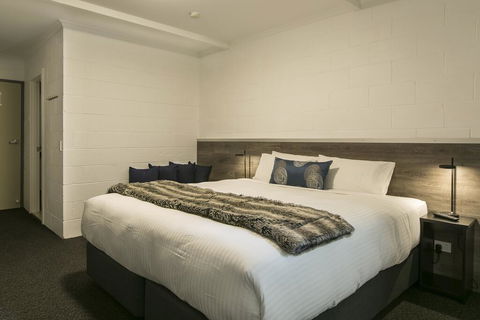 Falls Creek Hotel - Accommodation ACT 2