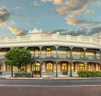 Farmers Home Hotel - Accommodation ACT