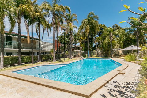 Flag Motor Lodge - Accommodation ACT 2