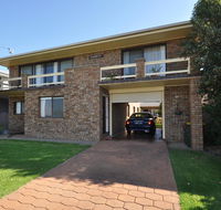 Flat 1/15 Dalmeny Drive - Accommodation ACT