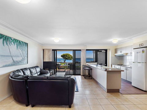 Florentine, Unit 2/11 Columbia Close - Accommodation ACT 3