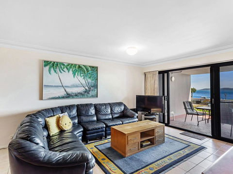Florentine, Unit 2/11 Columbia Close - Accommodation ACT 2