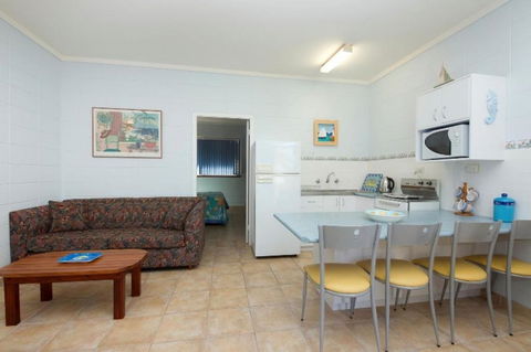 Forster Lodge 6, Cnr Wallis & West Street, Forster - Accommodation ACT 2