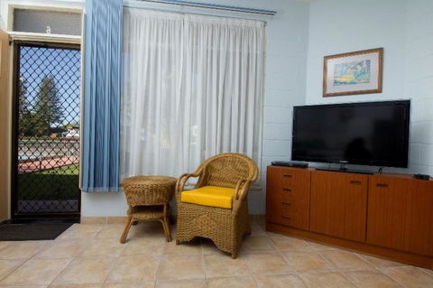 Forster Lodge 6, Cnr Wallis & West Street, Forster - Accommodation ACT 1