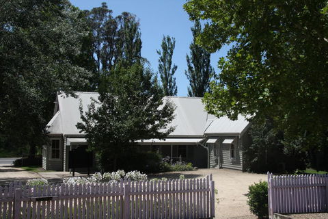 Foxglove Gardens - Accommodation ACT 1