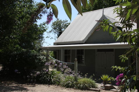 Foxglove Gardens - Accommodation ACT 2